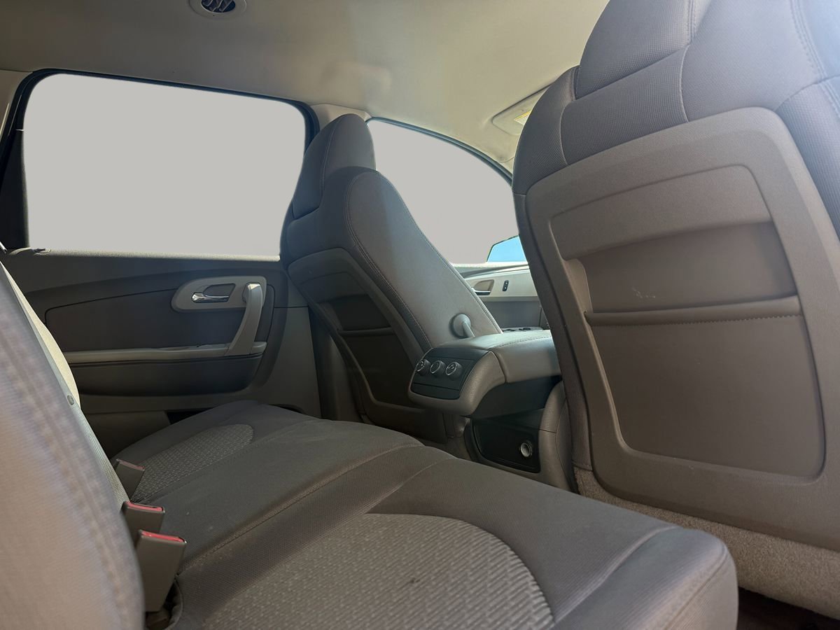 Used 2012 Chevrolet Traverse LS FWD image 12