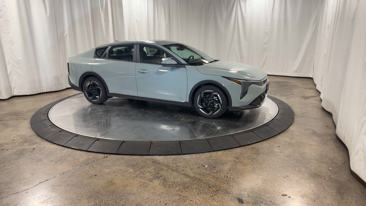 Certified 2025 Kia K4 EX image 2