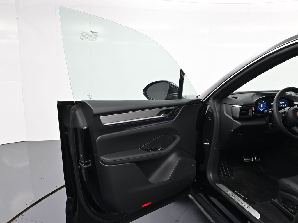 New 2026 Porsche Macan 4S Electric image 16