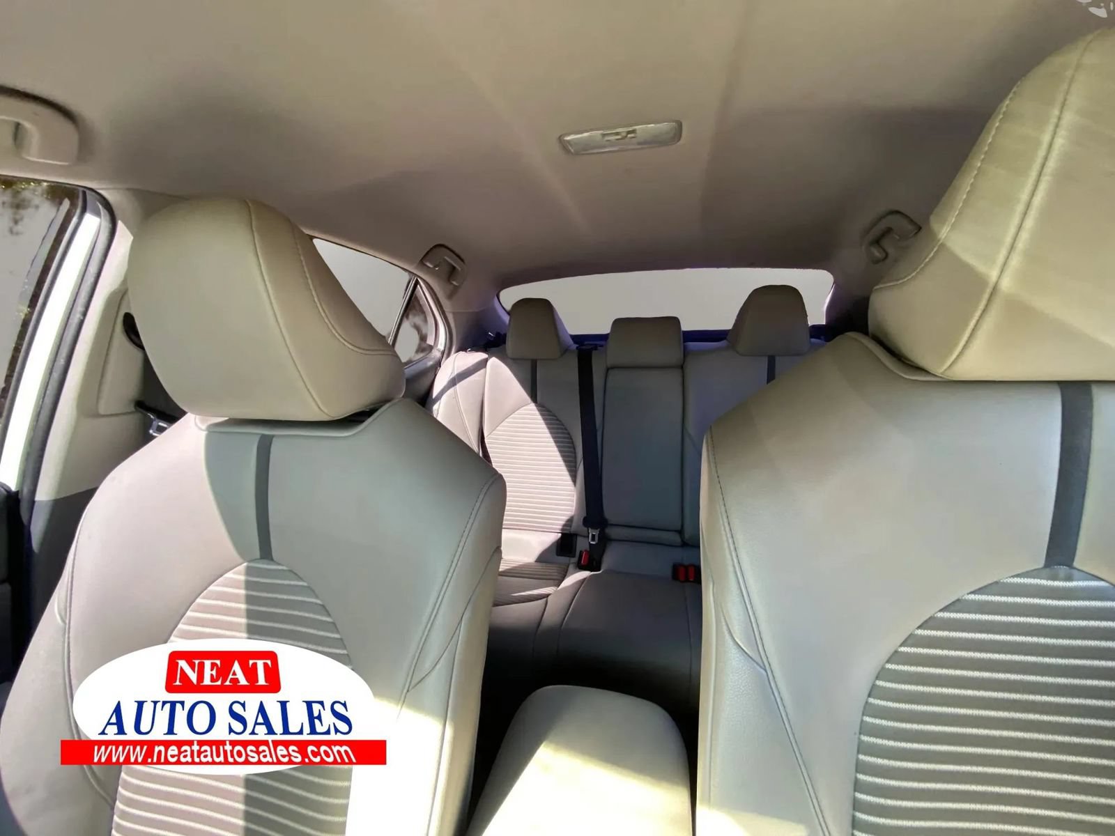 Used 2022 Toyota Camry SE FWD image 9
