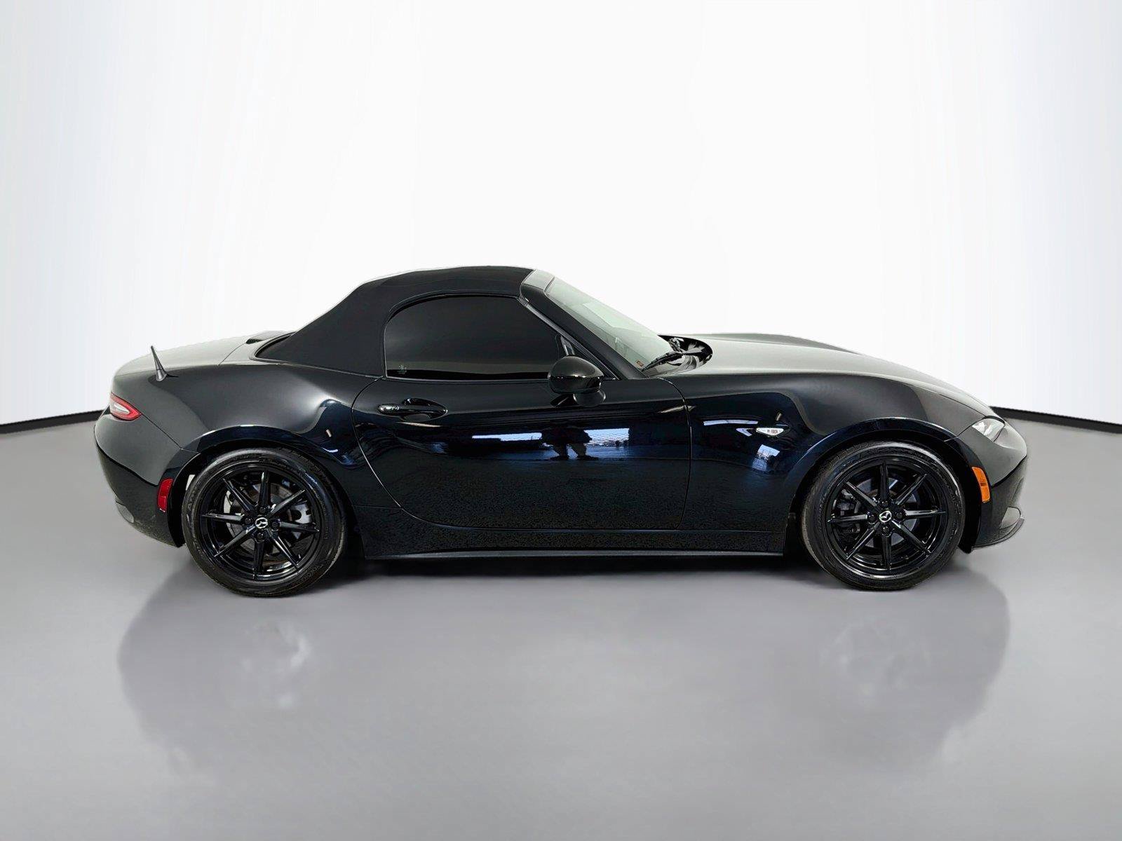 Used 2024 MAZDA MX-5 Miata Sport RWD image 4