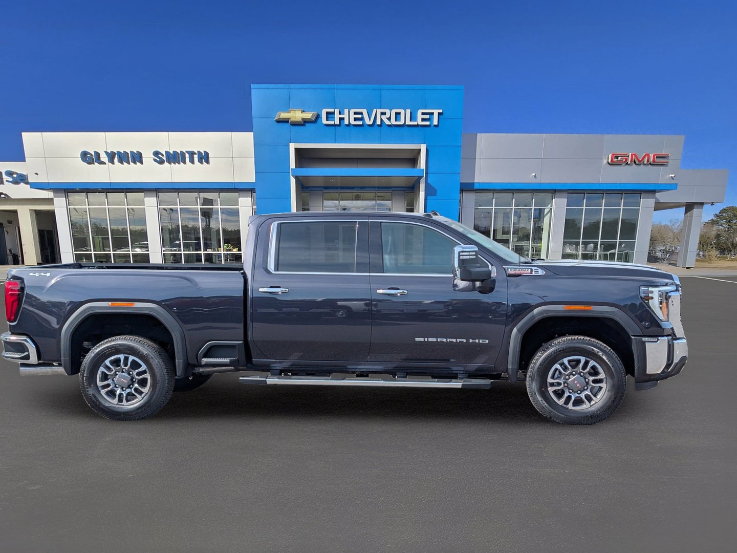 New 2025 GMC Sierra 2500 SLT w/ SLT Convenience Package image 4