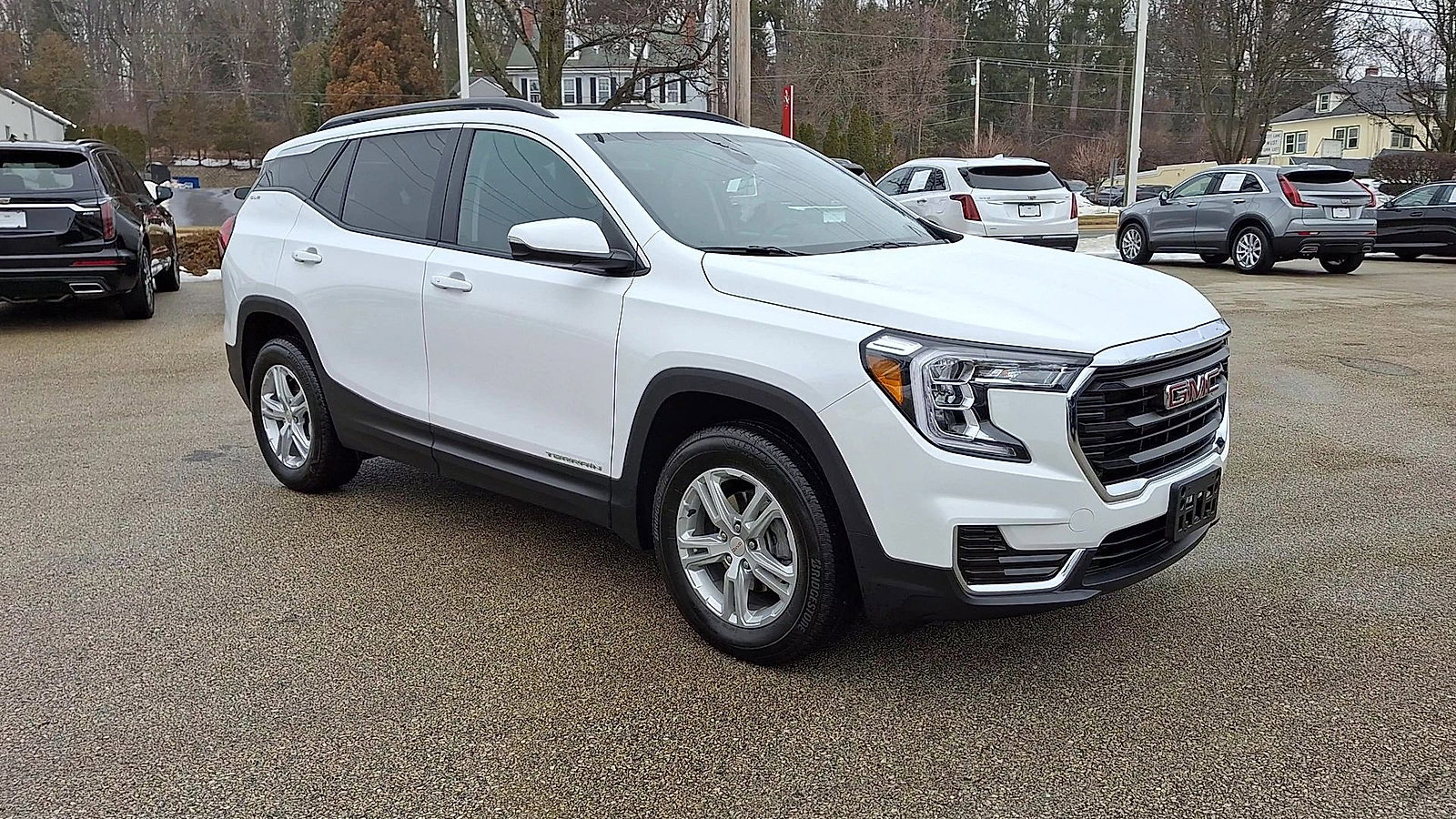 Certified 2023 GMC Terrain SLE w/ Driver Convenience Package image 3