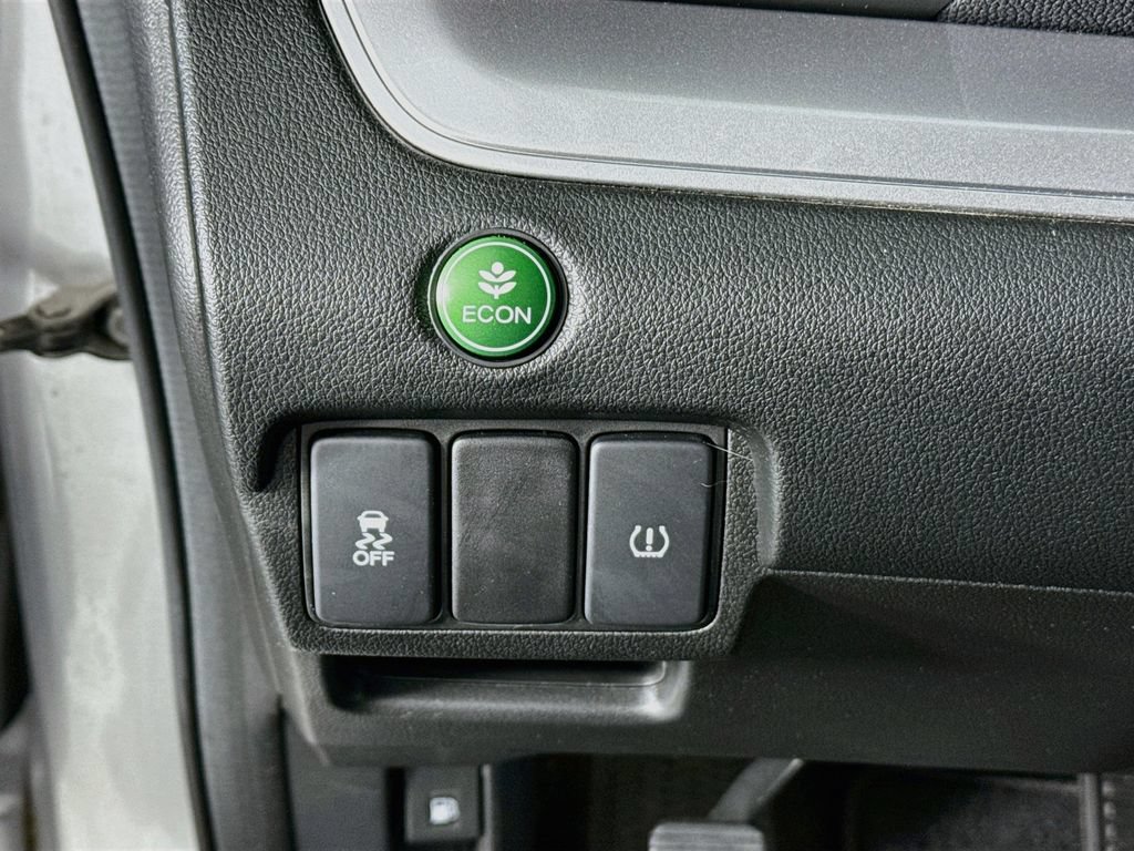 Used 2015 Honda CR-V LX image 11