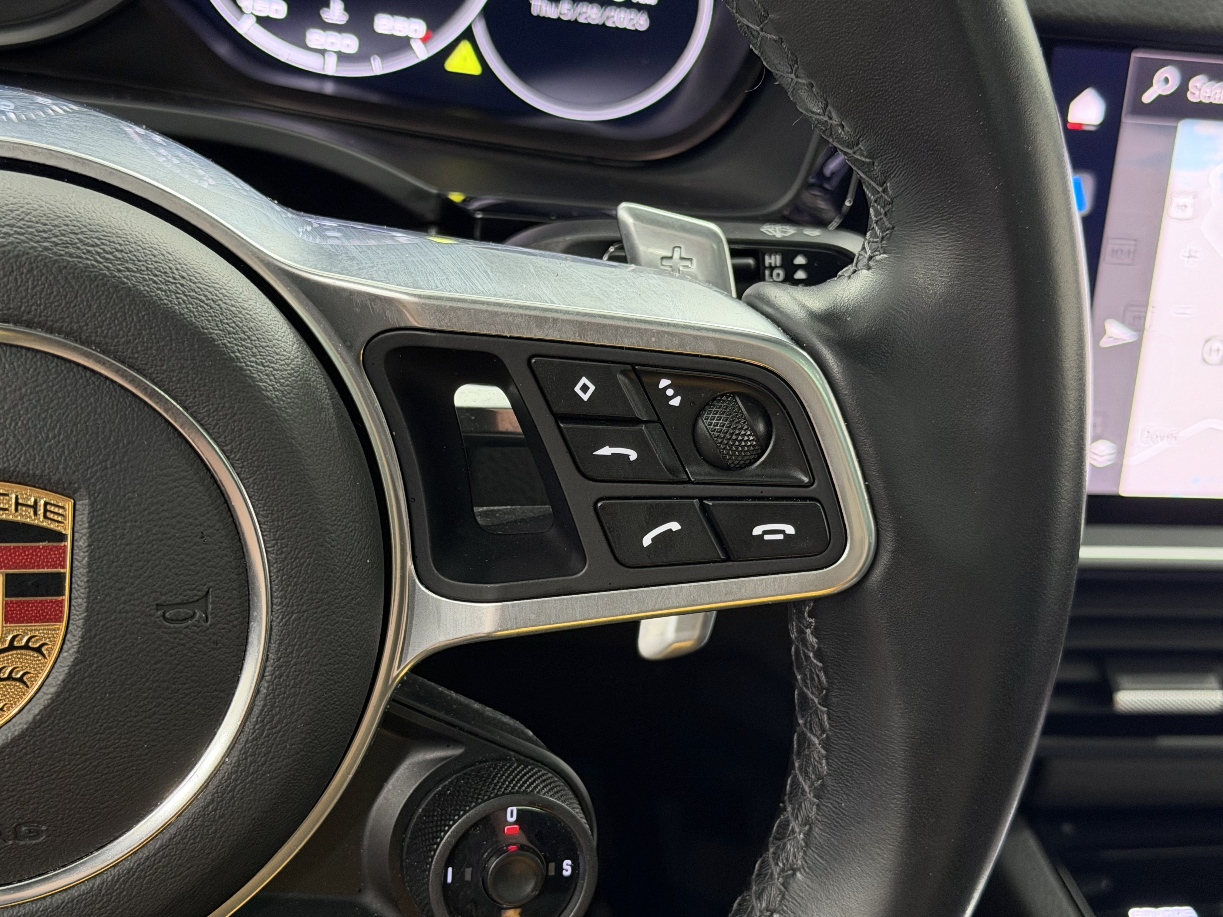 Certified 2022 Porsche Cayenne Platinum Edition AWD/4WD image 52