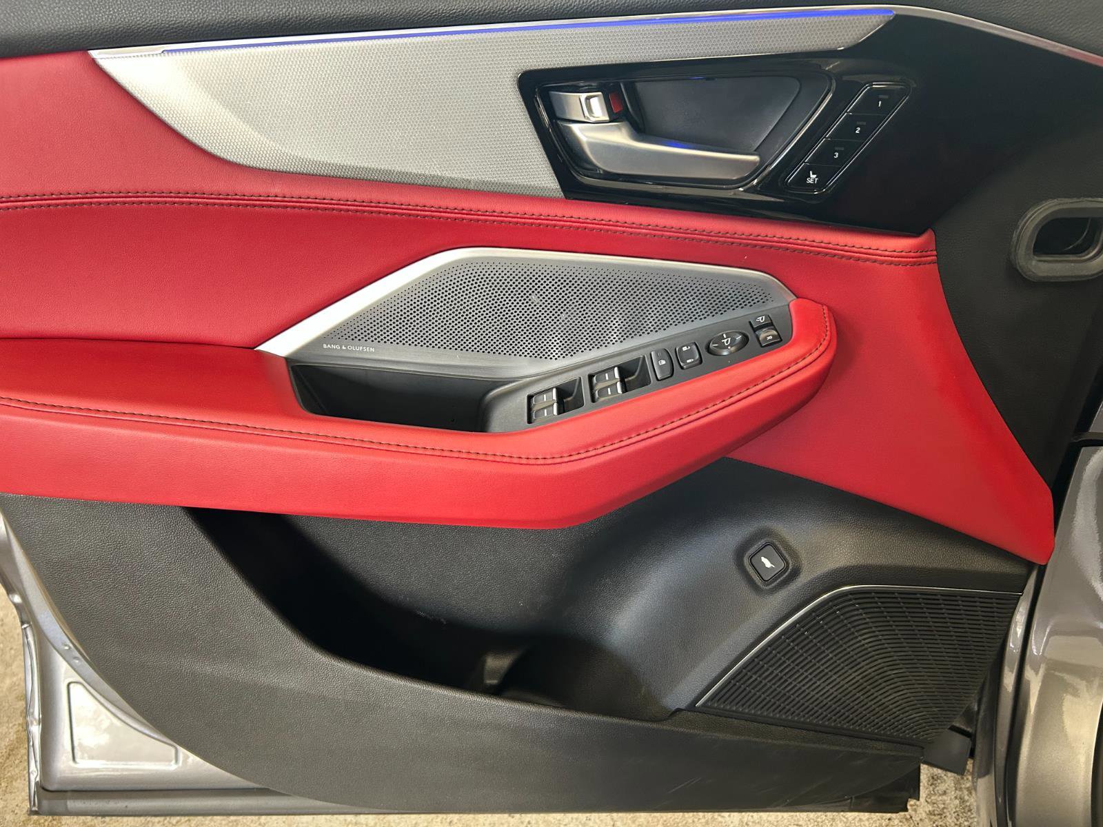 Used 2025 Acura MDX A-Spec image 16