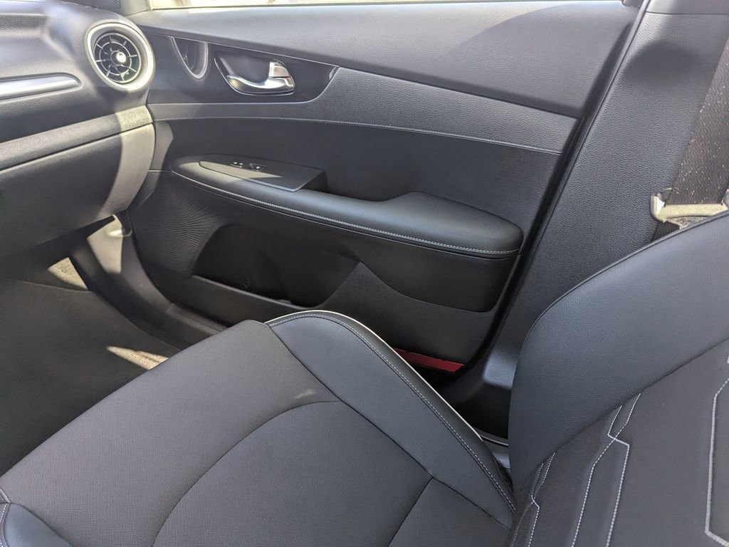 Used 2024 Kia Forte GT-Line image 12