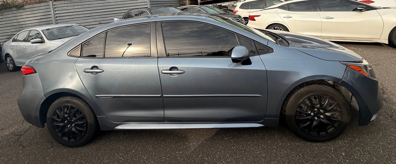 Used 2022 Toyota Corolla LE image 4