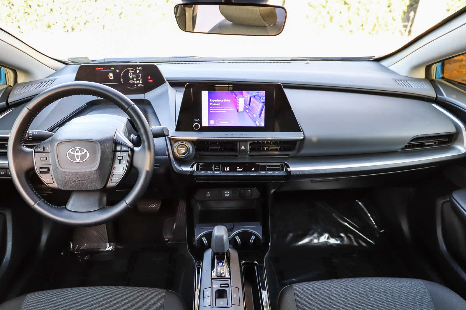 Used 2024 Toyota Prius LE FWD image 13