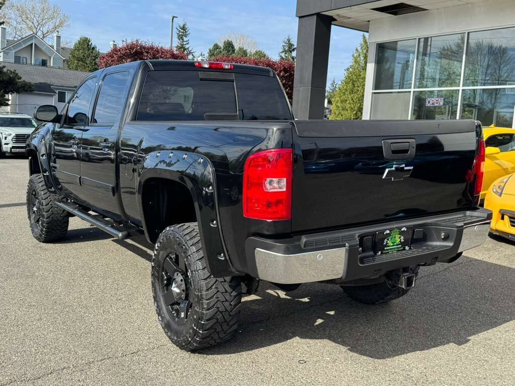 Used 2008 Chevrolet Silverado 2500 LTZ w/ Safety Package AWD/4WD image 8