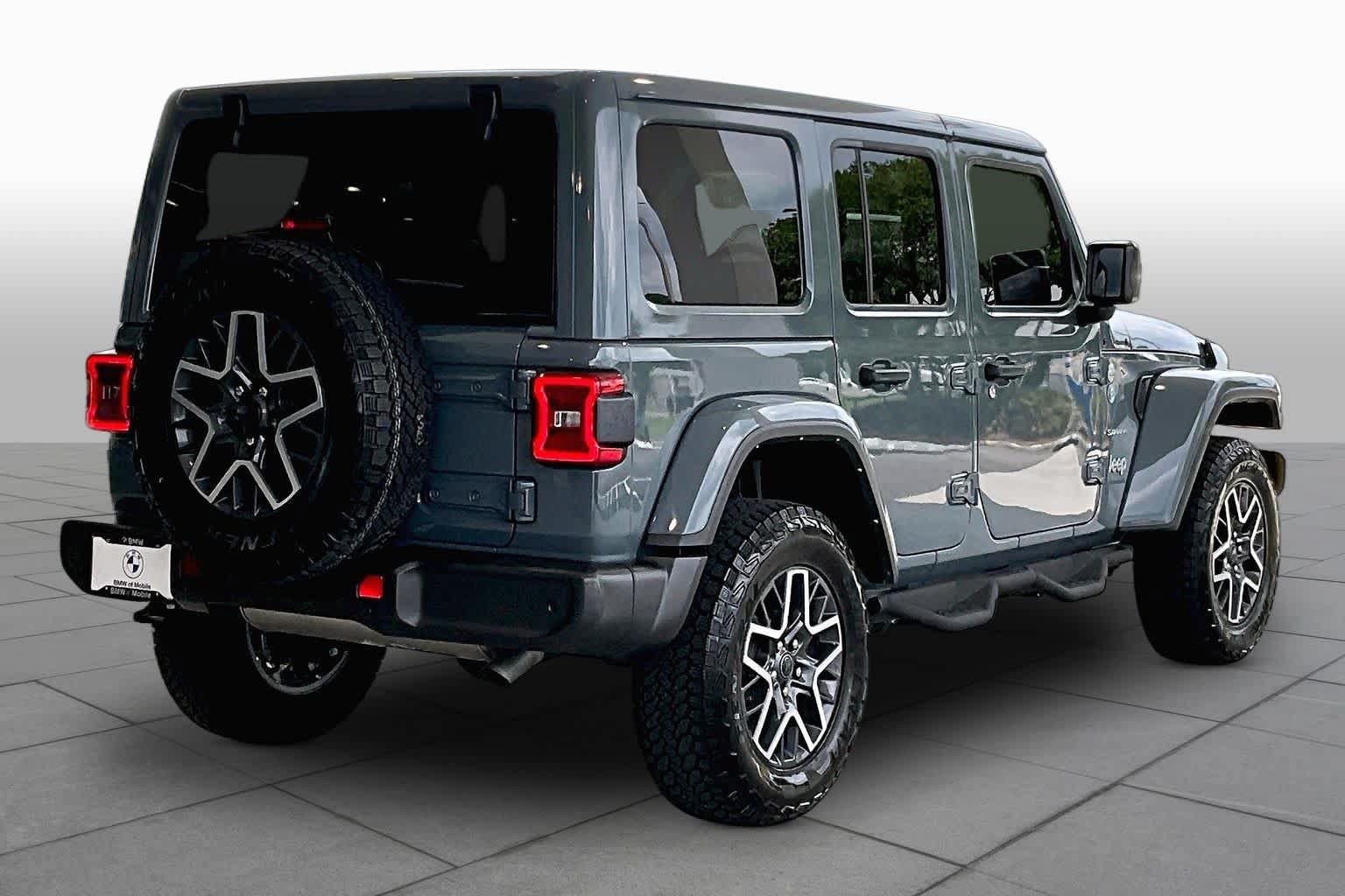 Used 2024 Jeep Wrangler Unlimited Sahara w/ Safety Group AWD/4WD image 12