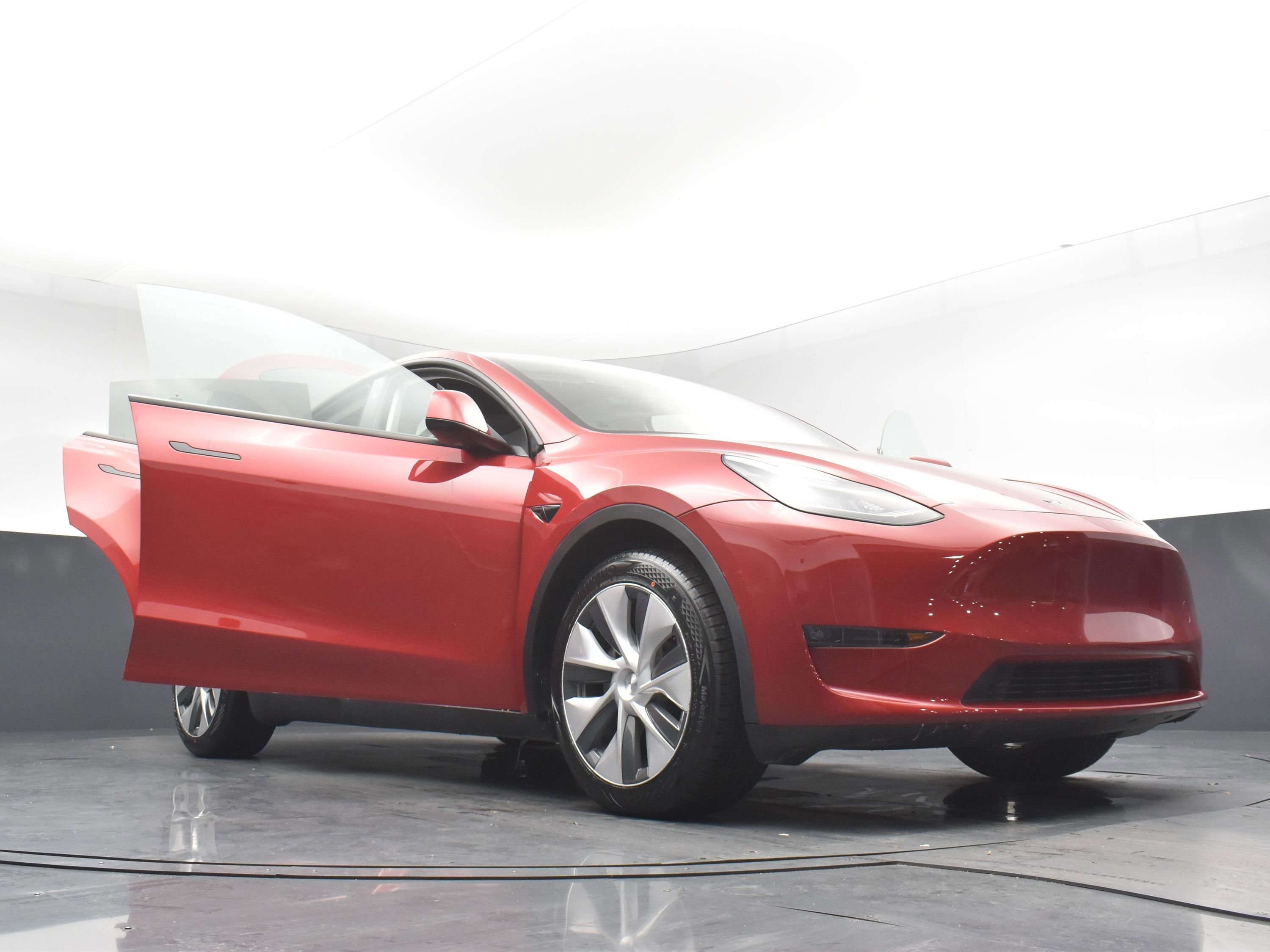 Used 2023 Tesla Model Y Long Range image 33