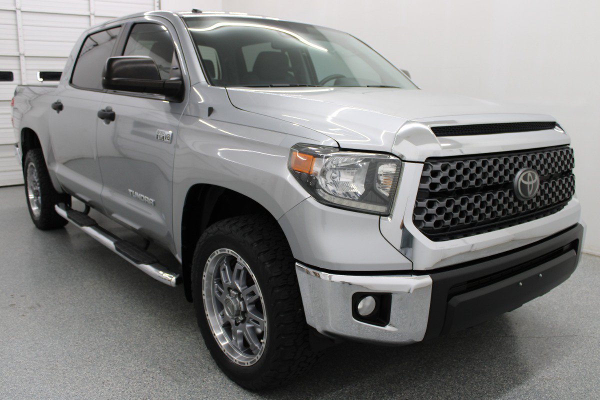 Used 2018 Toyota Tundra SR5 w/ SR5 Upgrade Package AWD/4WD image 4