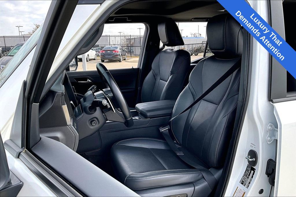 Used 2024 Lexus GX 550 image 33
