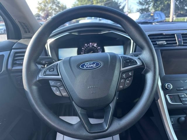 Used 2019 Ford Fusion SE FWD image 15