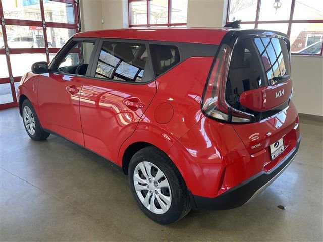 Used 2023 Kia Soul LX FWD image 5