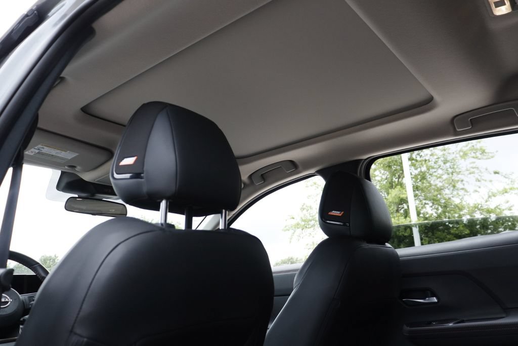 Used 2025 Nissan Kicks SR w/ SR Premium Package AWD/4WD image 26