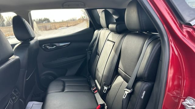Used 2022 Nissan Rogue Sport SL AWD/4WD image 32