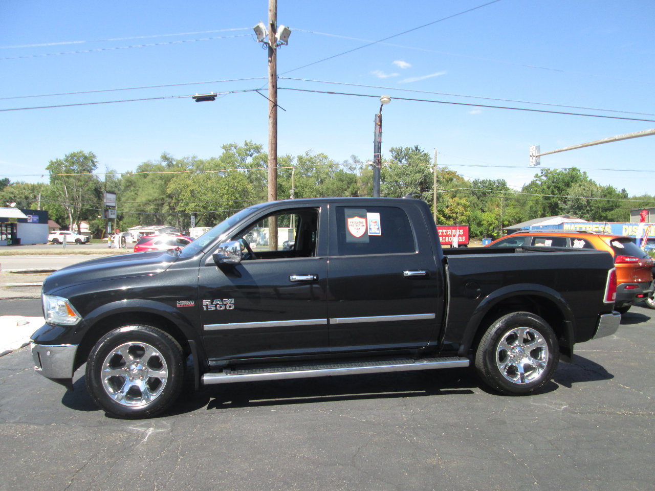 Used 2018 RAM 1500 Laramie w/ Convenience Group image 9