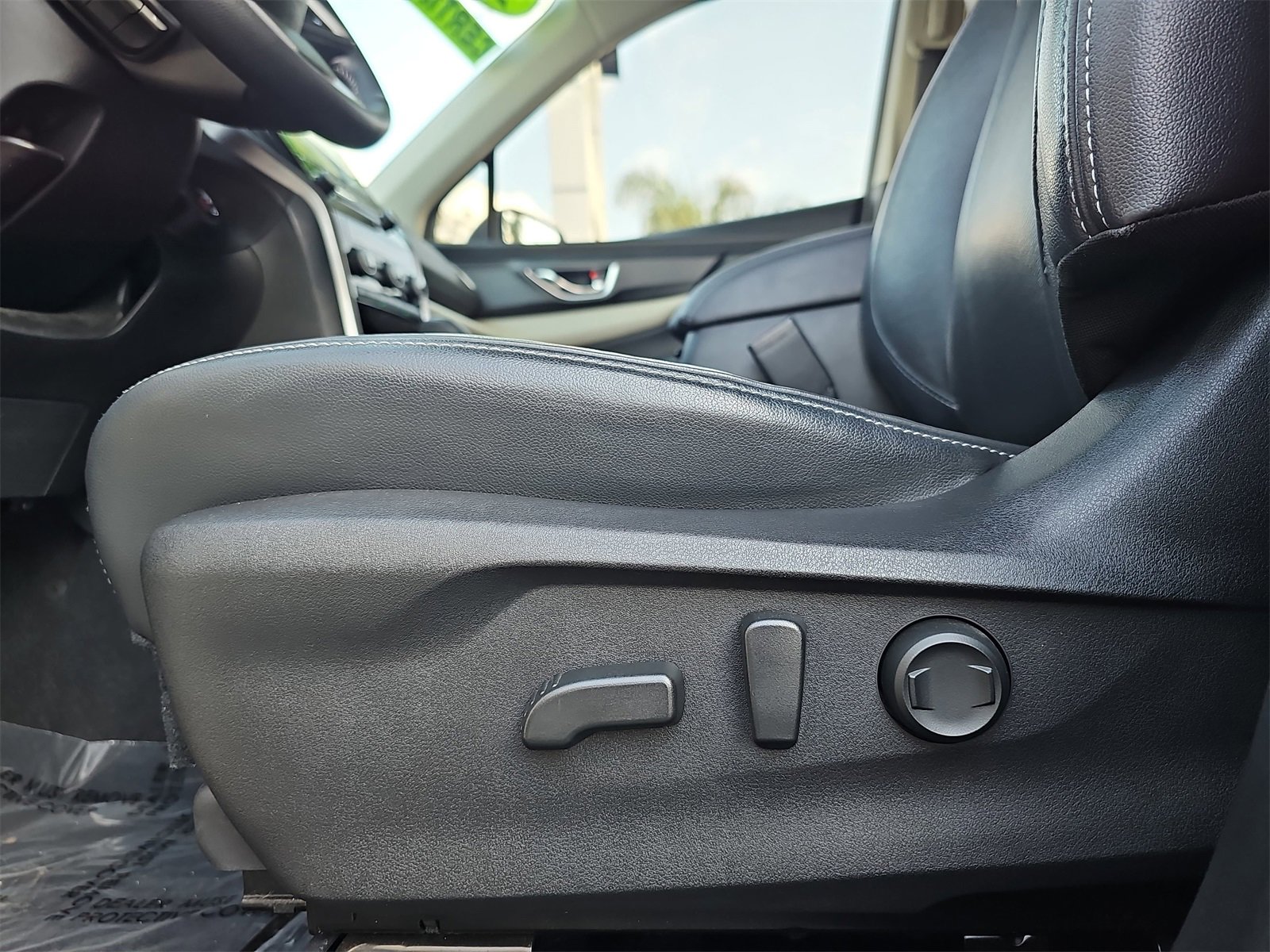 Used 2022 Subaru Ascent Limited w/ Technology Package image 32