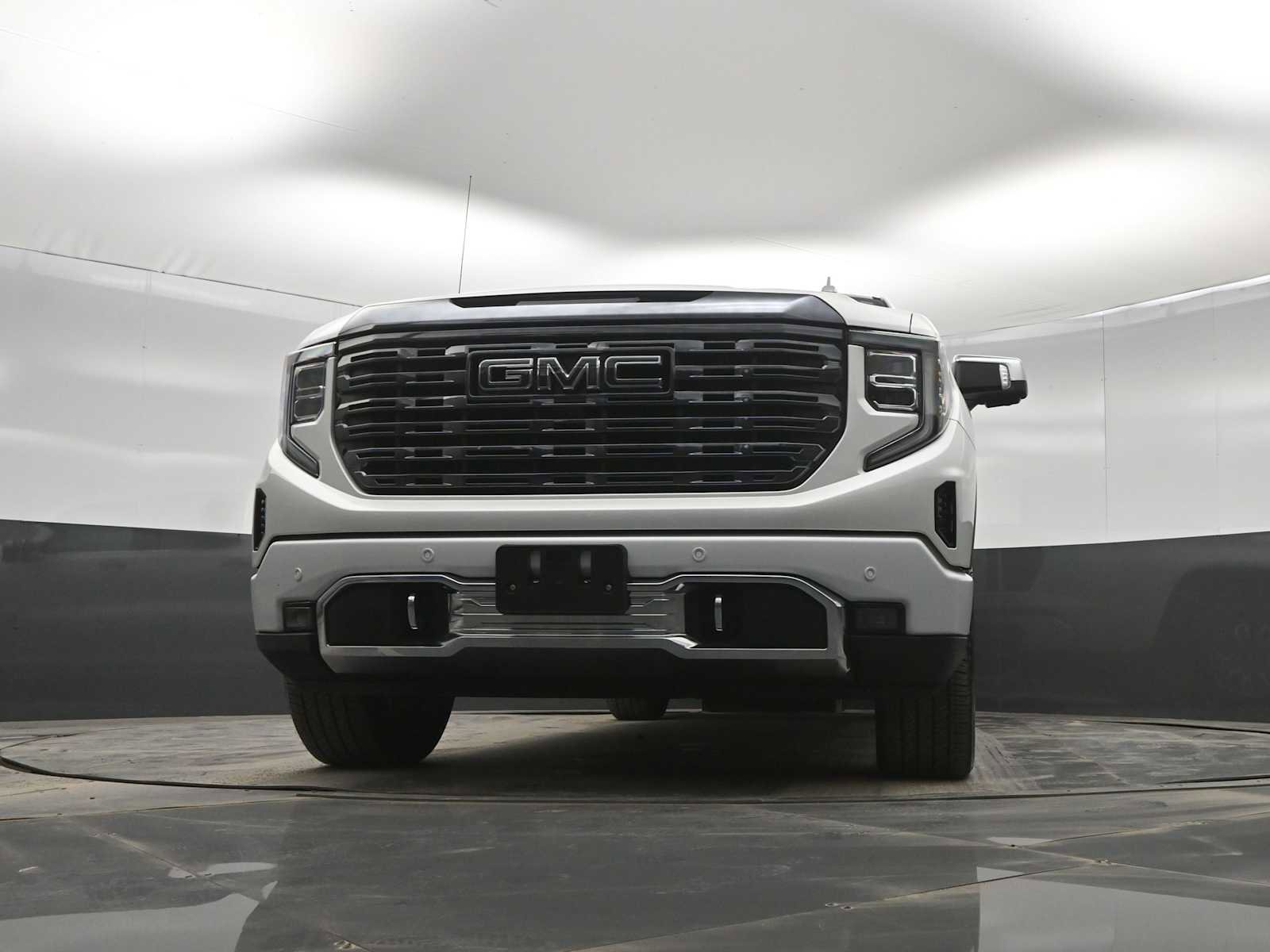 Used 2024 GMC Sierra 1500 Denali Ultimate image 32