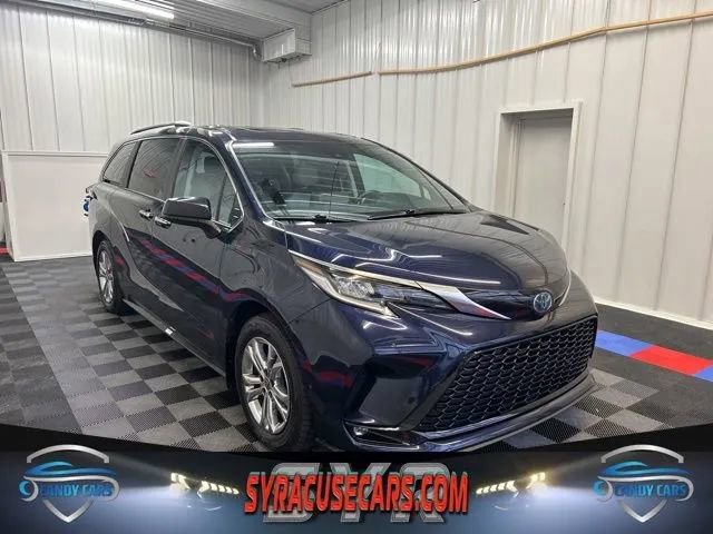 Used 2022 Toyota Sienna XSE