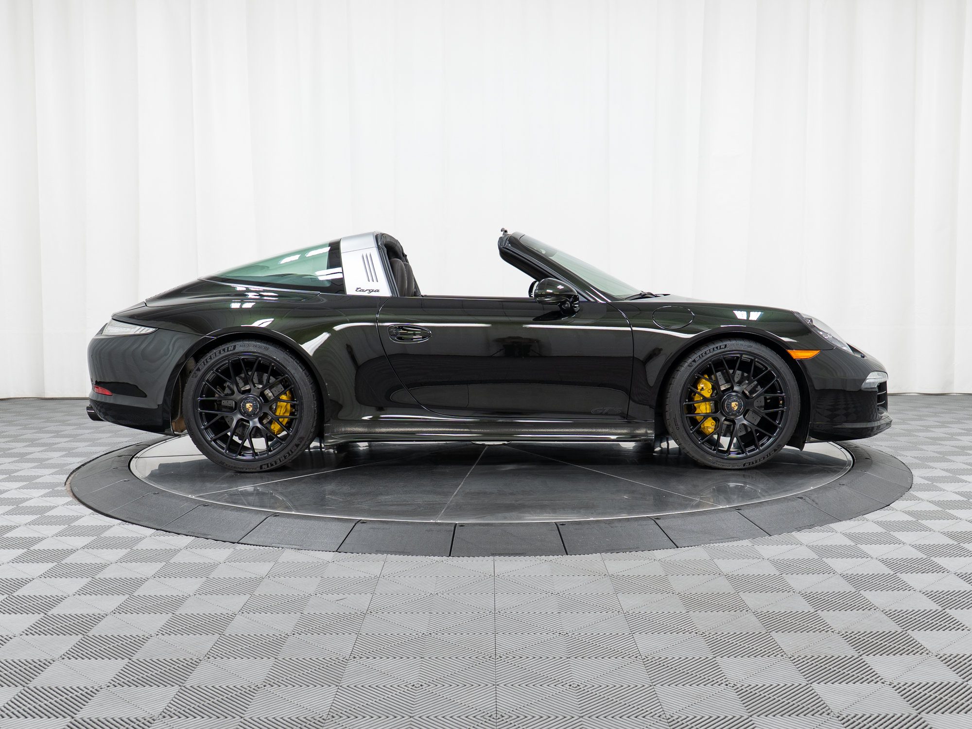 Certified 2016 Porsche 911 Targa 4 GTS AWD/4WD image 8