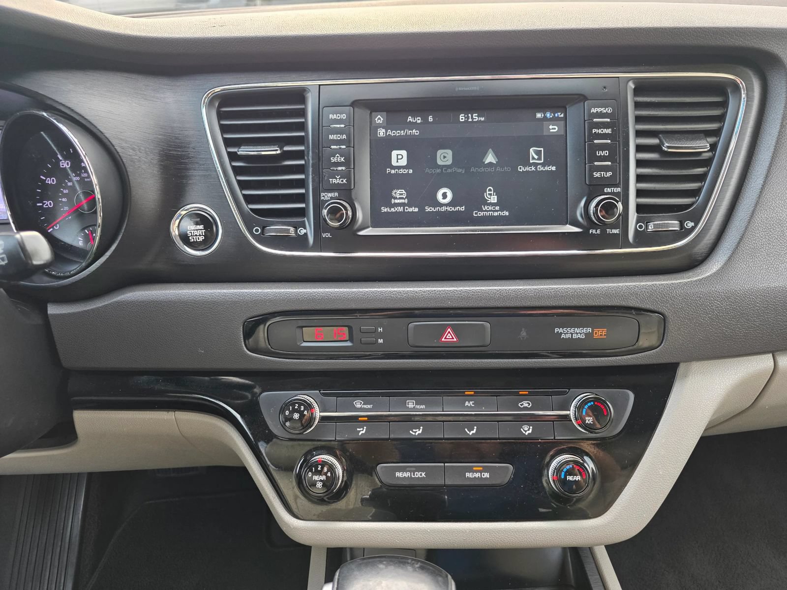 Used 2017 Kia Sedona LX w/ LX Essentials Premium Package FWD image 18