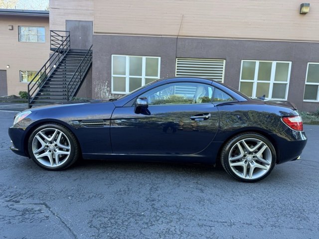 Used 2016 Mercedes-Benz SLK 300 image 6