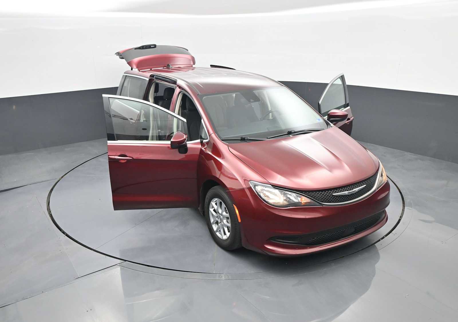 Used 2023 Chrysler Voyager LX FWD image 55