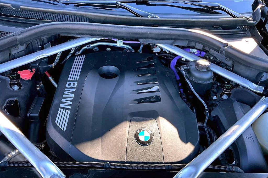 Used 2023 BMW X7 xDrive40i w/ Premium Package image 32