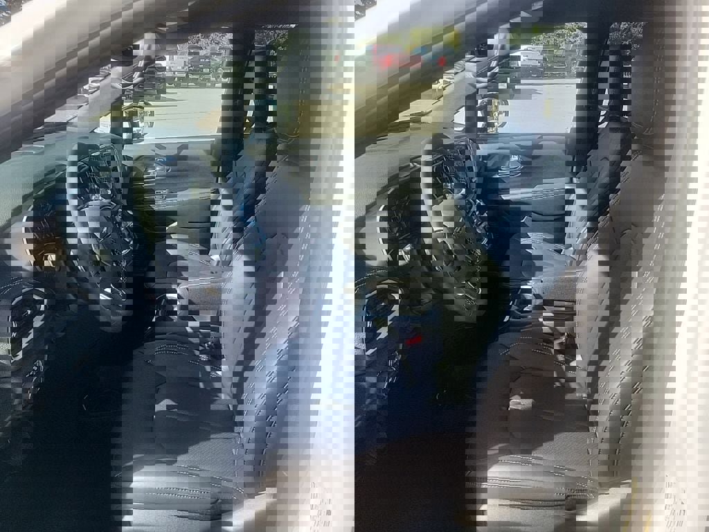 New 2026 Chrysler Pacifica Select image 6