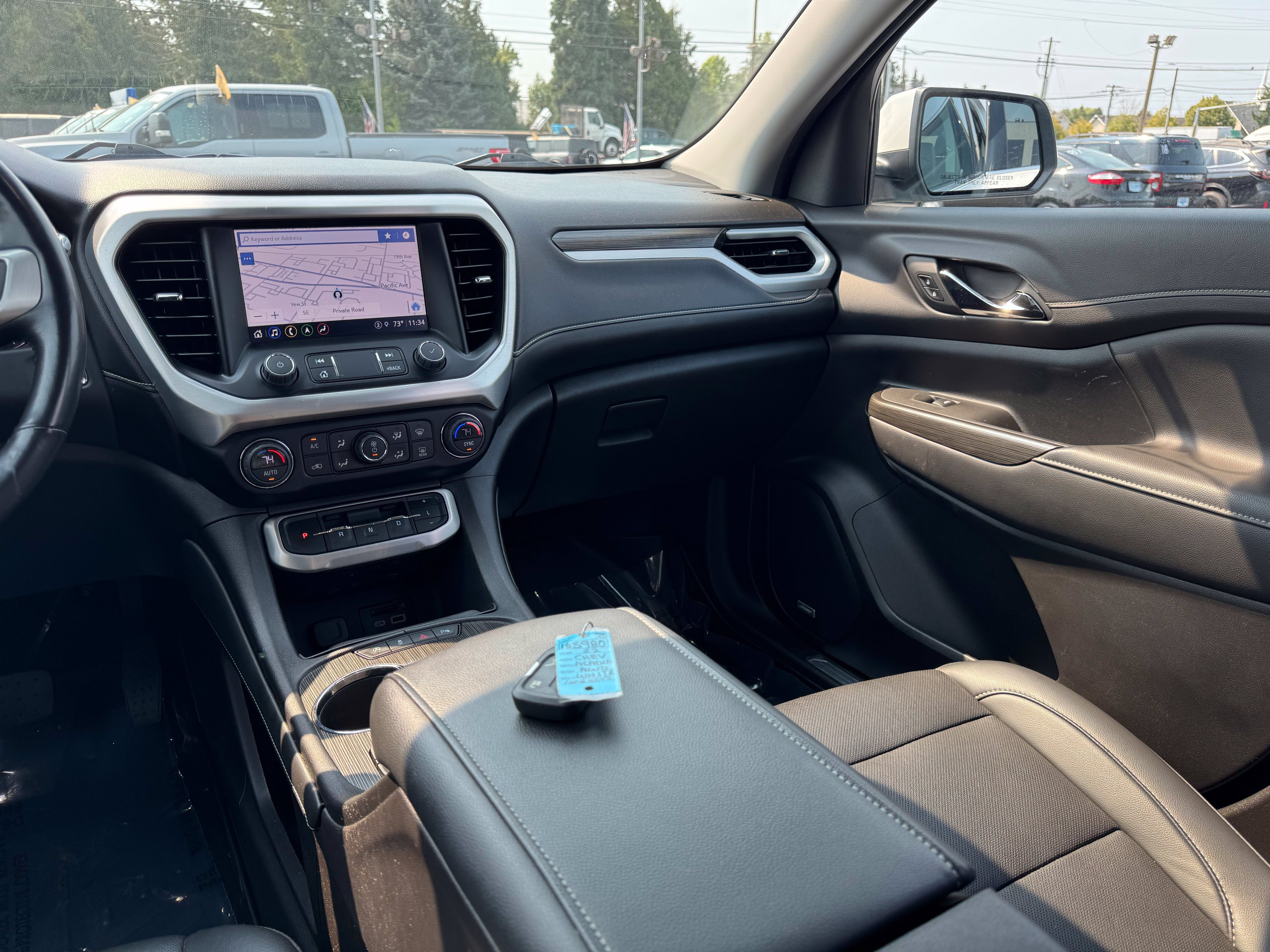 Used 2022 GMC Acadia SLT w/ Technology Package AWD/4WD image 23
