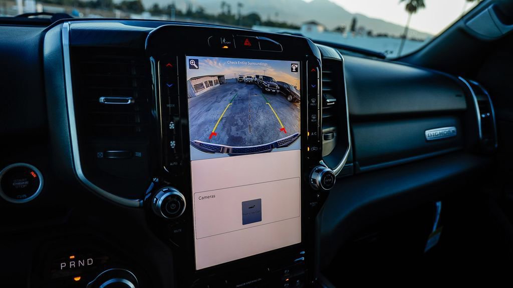 New 2025 RAM 1500 4x4 Crew Cab image 24