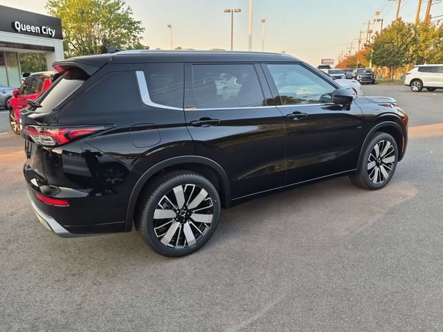 New 2026 Mitsubishi Outlander SEL FWD image 3