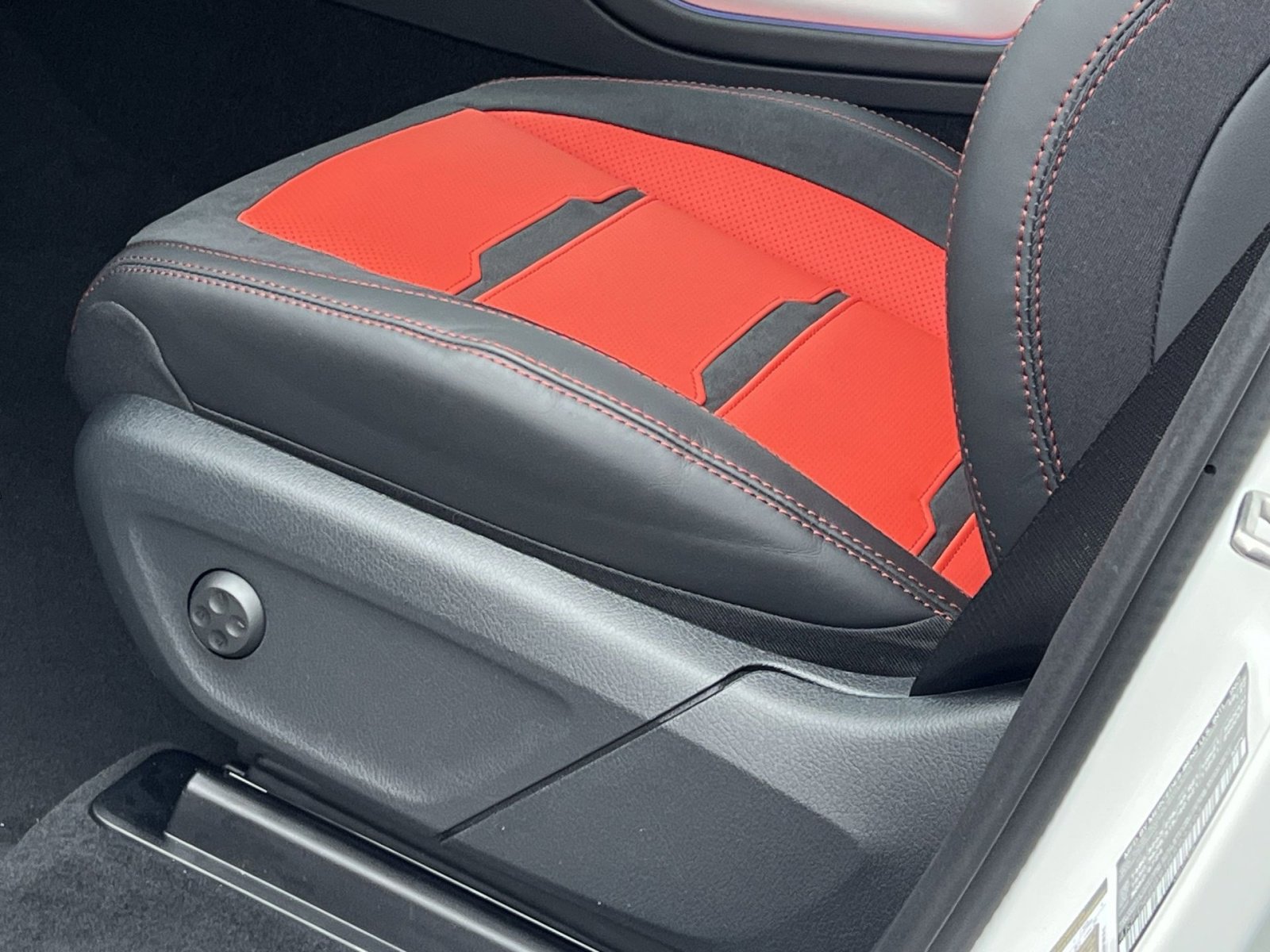 New 2026 Mercedes-Benz GLE 53 AMG 4MATIC Coupe image 12