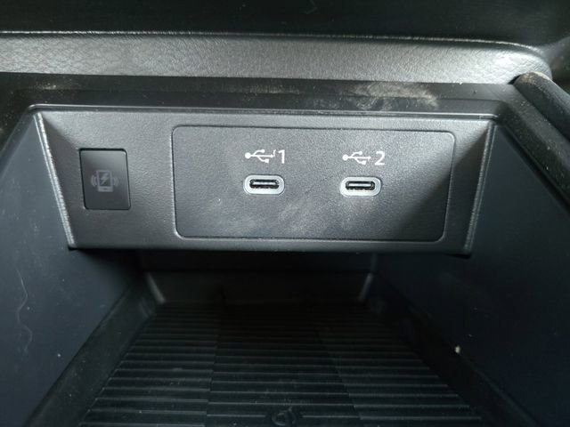 New 2026 Nissan Kicks SR image 6