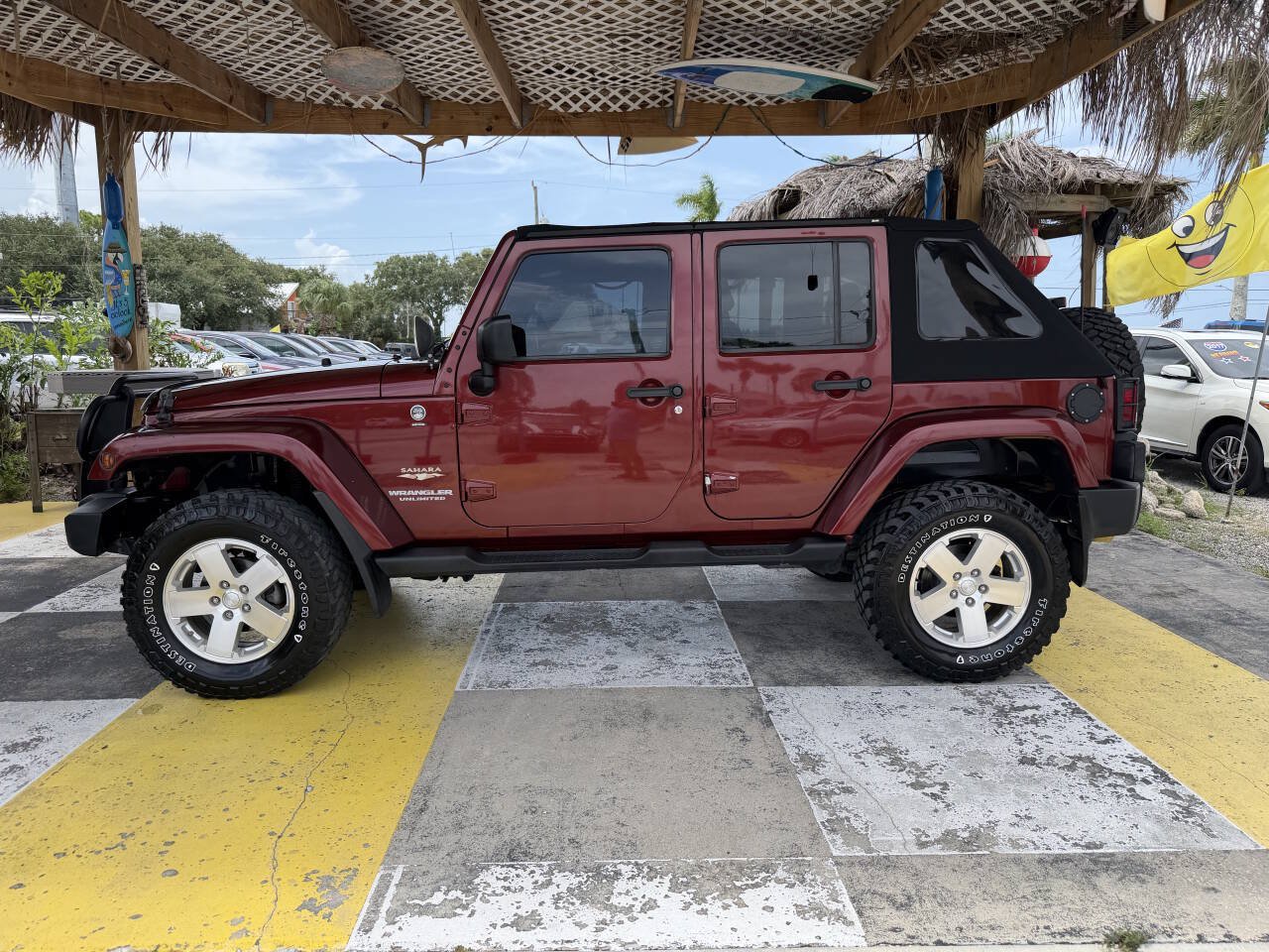 Used 2008 Jeep Wrangler Unlimited Sahara AWD/4WD image 9