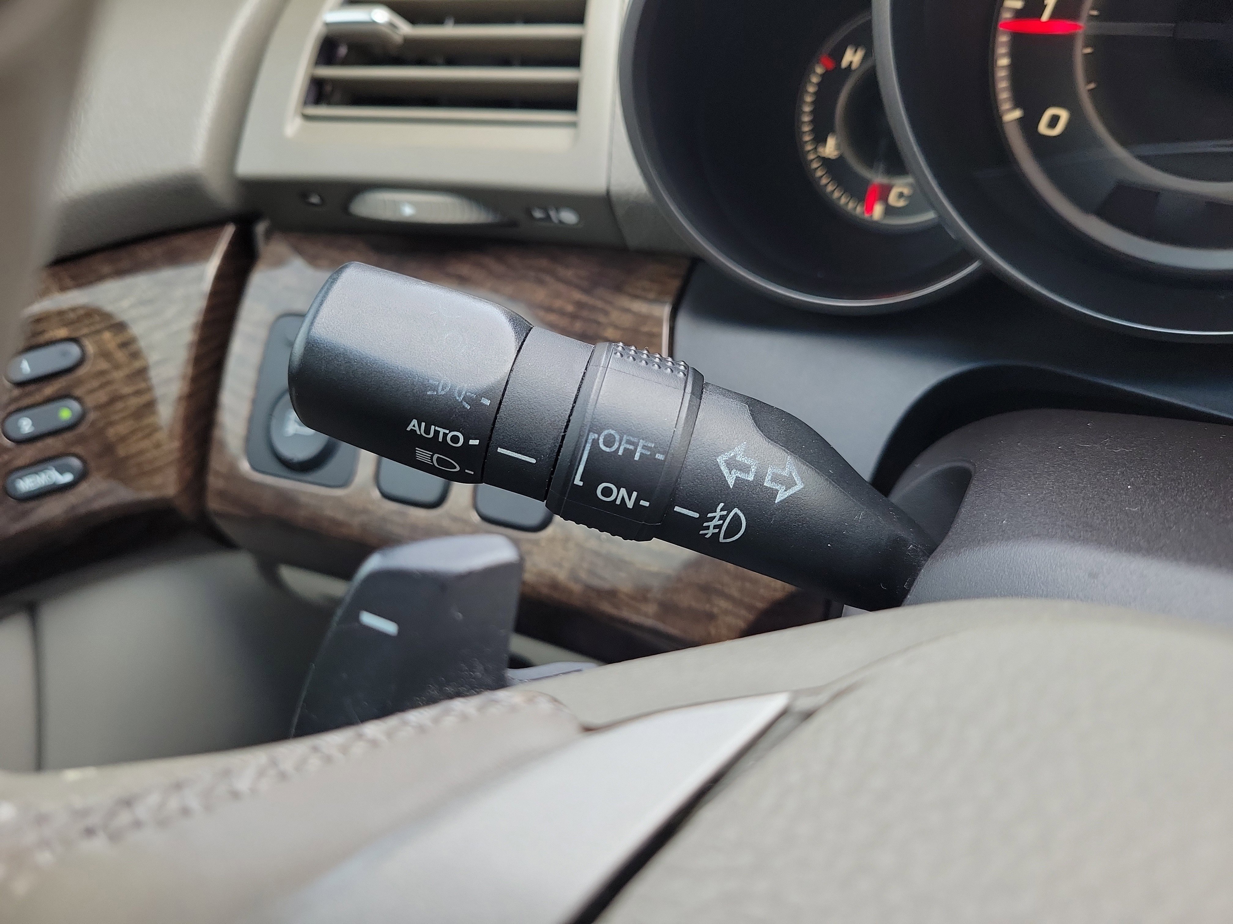 Used 2010 Acura MDX w/ Technology Package image 32