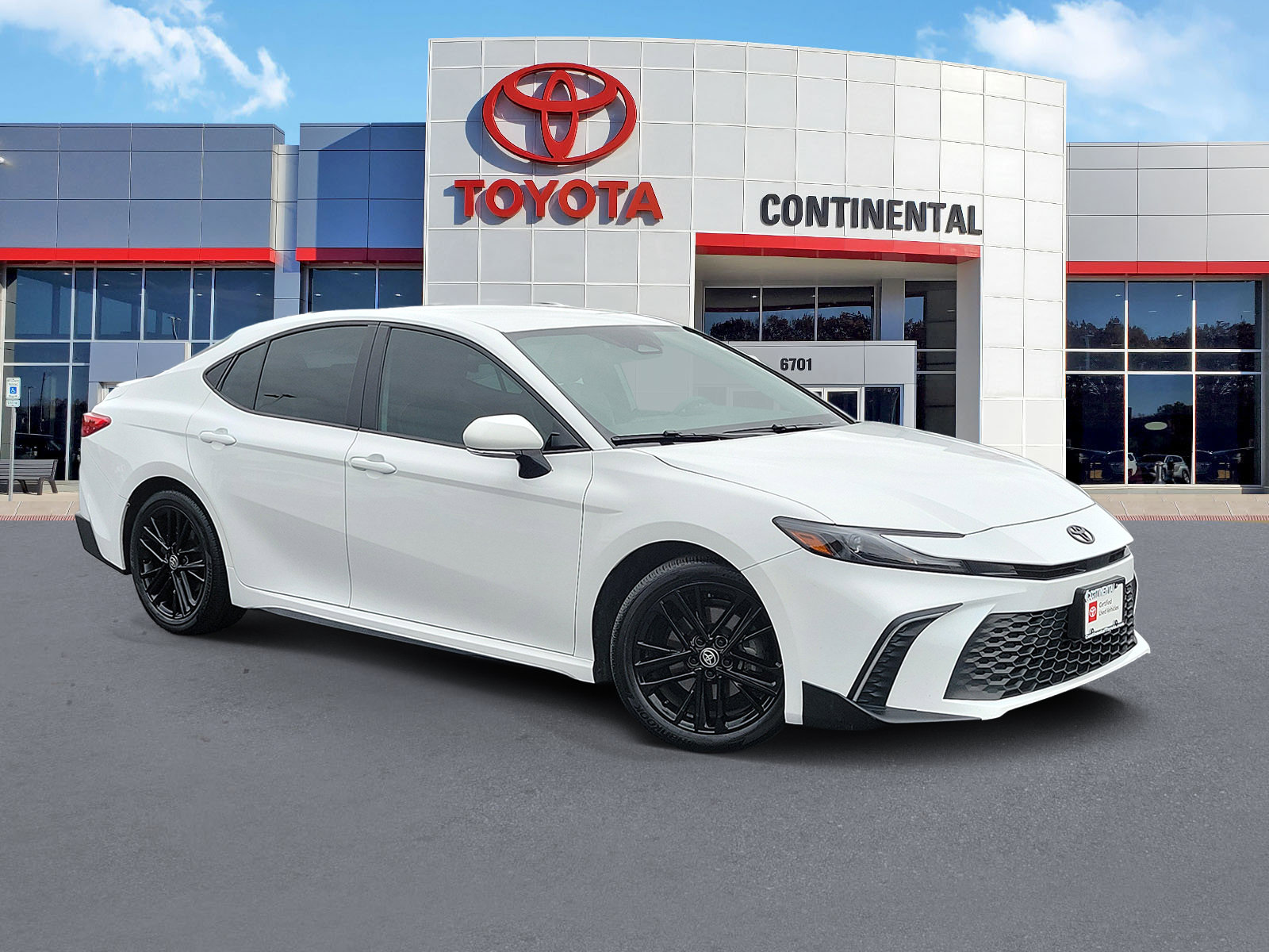 Certified 2025 Toyota Camry SE w/ Convenience Package FWD image 2