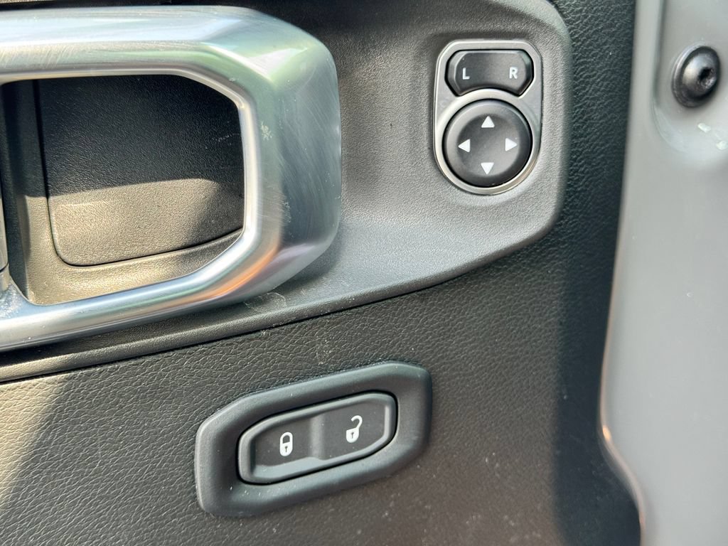 Used 2023 Jeep Wrangler Unlimited Sport AWD/4WD image 28