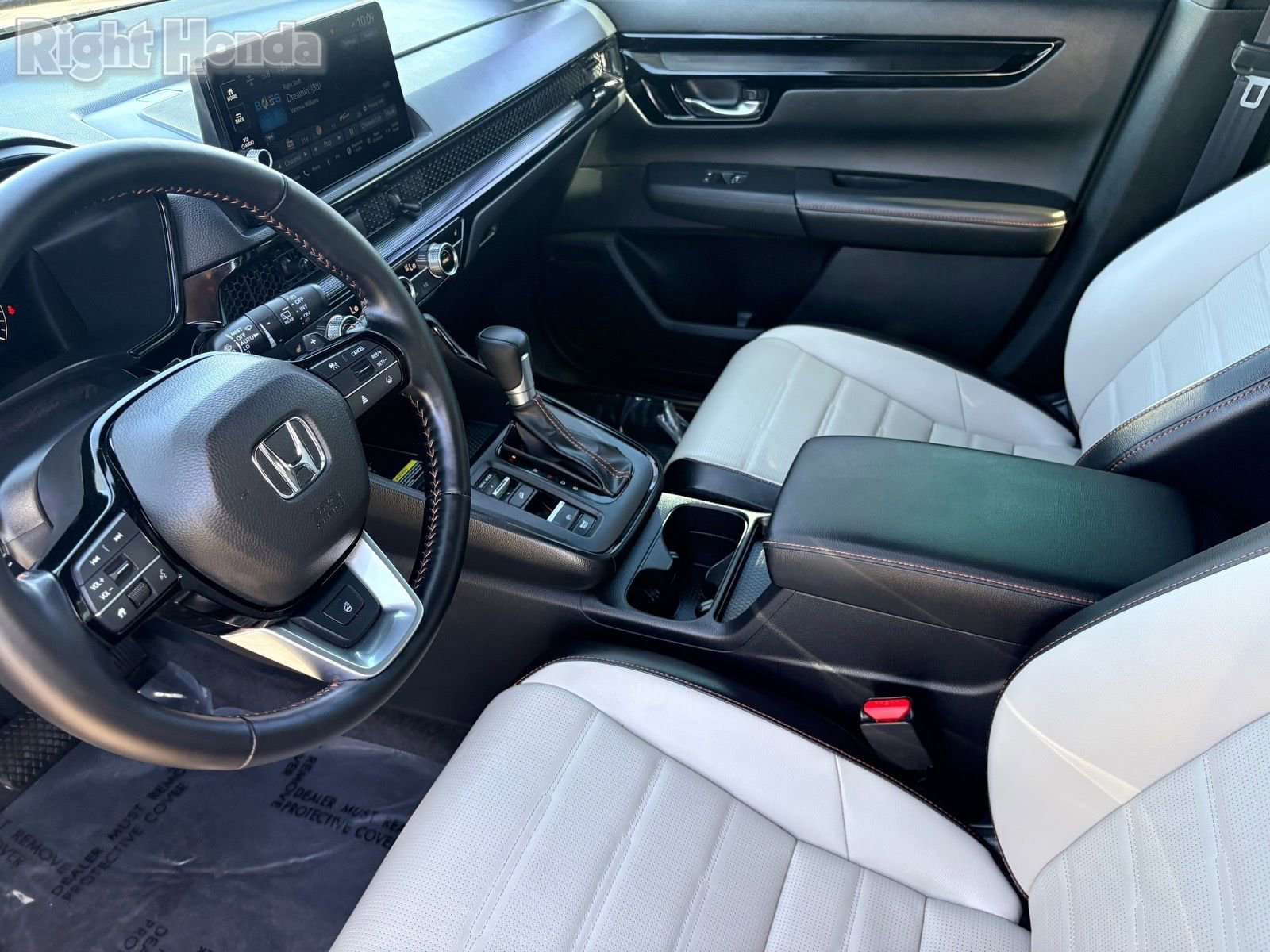 Used 2025 Honda CR-V Sport Touring image 13