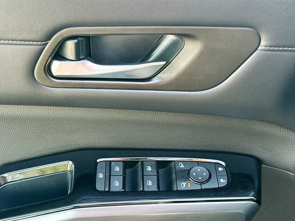 Certified 2024 Nissan Pathfinder SL FWD image 22