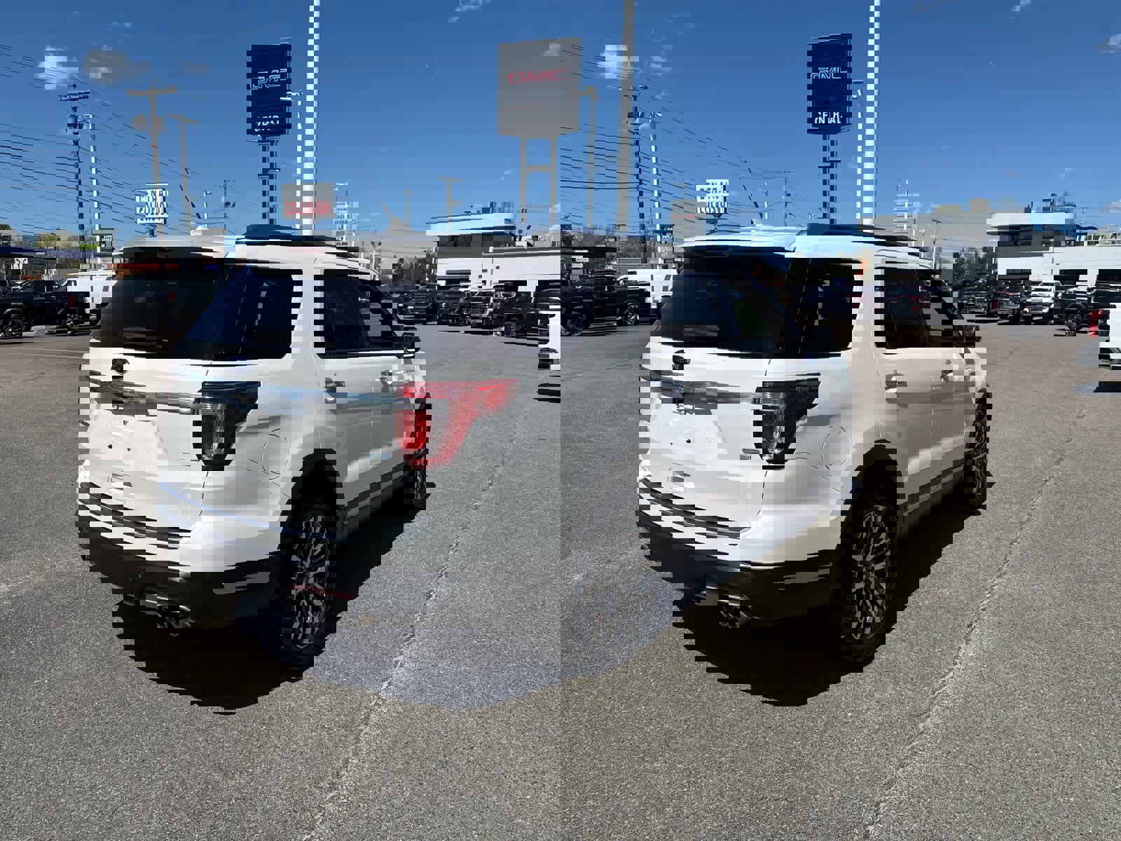 Used 2019 Ford Explorer Platinum AWD/4WD image 4