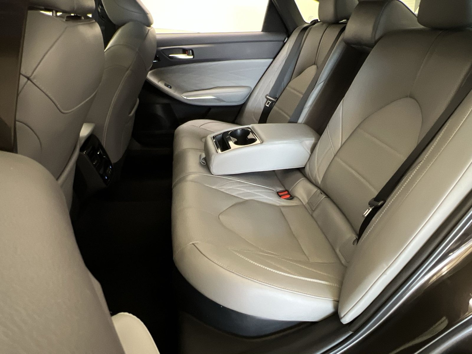 Used 2020 Toyota Avalon Limited w/ Advanced Safety Package FWD image 24