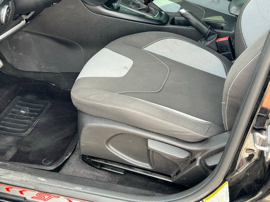 Used 2018 Ford Focus ST image 29