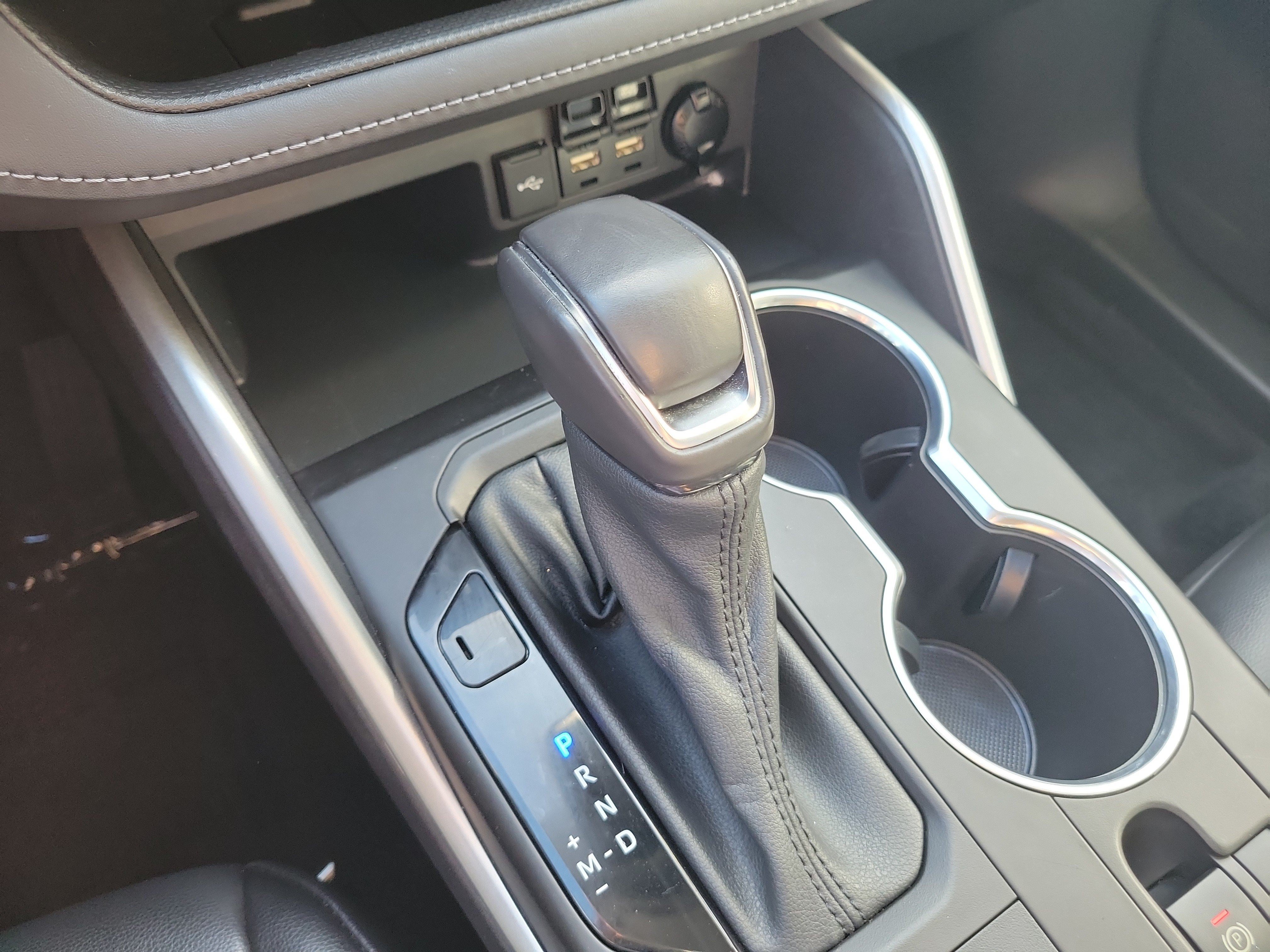 Used 2021 Toyota Highlander XLE AWD/4WD image 32