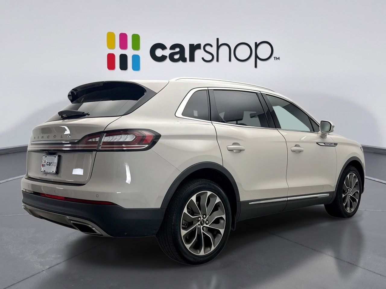 Used 2023 Lincoln Nautilus Reserve AWD/4WD image 5