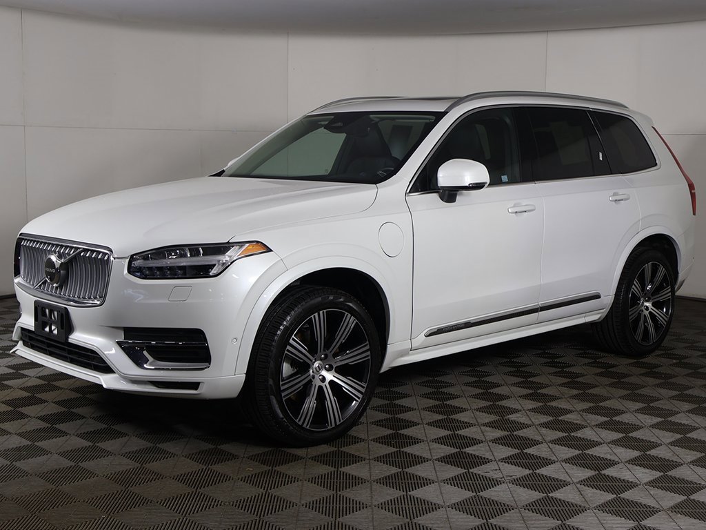 Used 2024 Volvo XC90 T8 Plus w/ Protection Package Premier image 12