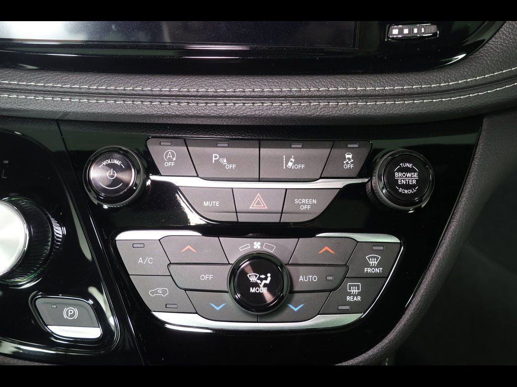 New 2026 Chrysler Pacifica Limited w/ S Appearance Package image 15